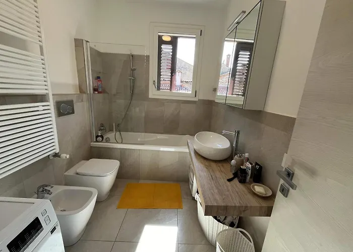 Moderno In Piazza Aldrovandi شقة